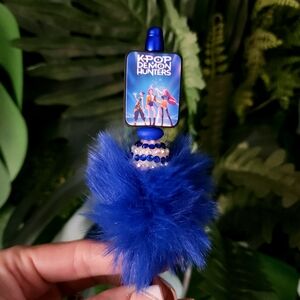 K-POP DEMON HUNTERS HUNTRIX GIRLS FLUFFY PEN